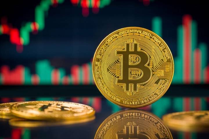 Bitcoin supera los 114.000 dólares mientras inflación en EE. UU. abre puerta a recortes