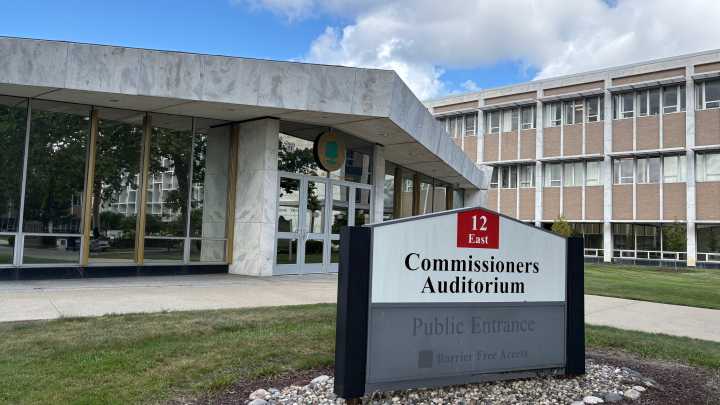 Oakland County passes $1.1 billion budget for next fiscal year