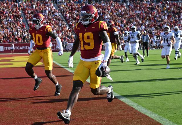 QB-turned-safety Bishop Fitzgerald is coming up big for USC