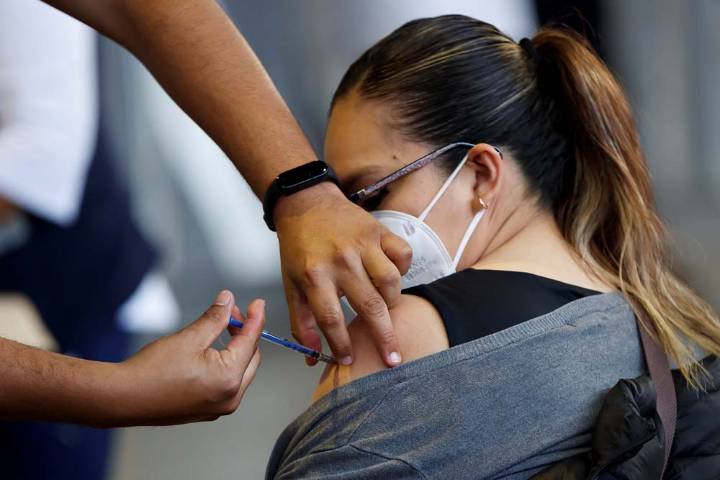 Gobernadora de Arizona ordena mayor acceso a la vacuna de covid