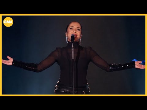 Singer Sade inspires new #Sadegirl style