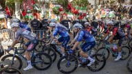Manifestantes propalestina obligan a suspender la Vuelta Ciclista a España en Madrid