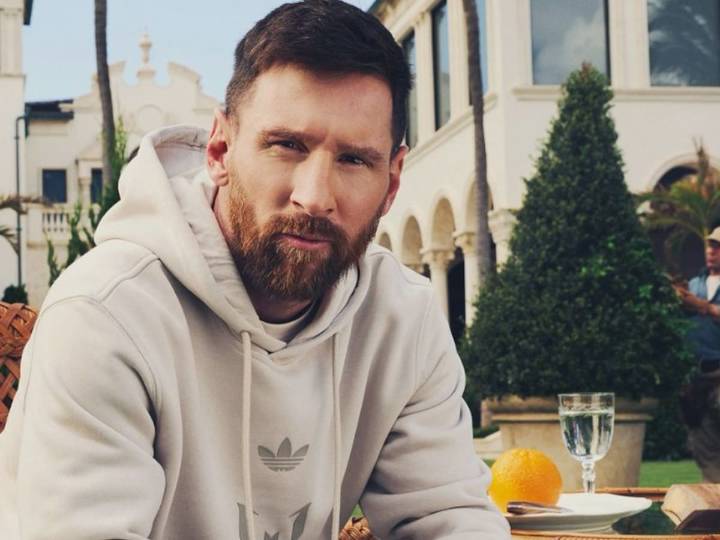 Messi dejó al descubierto qué escudo de un club lo acompaña a todos lados y sorprendió a sus fans