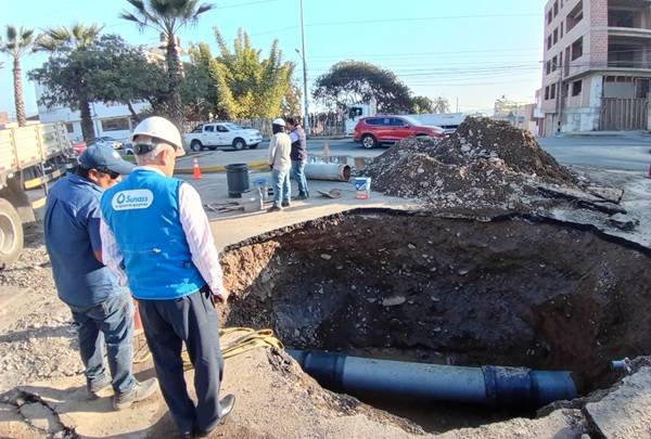 CIUDADANOS PODRÁN ALERTAR A SUNASS CUANDO EMPRESAS DE AGUA DEJEN VEREDAS O PISTAS SIN REPARAR