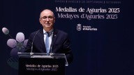 La Asociación Española de Científicos premia al docente Luis Felipe Fernández por su labor de divulgación de la ciencia