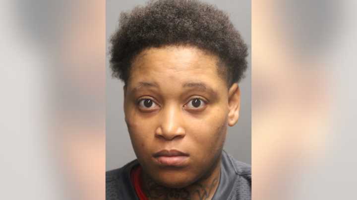 Woman charged in shooting outside Chicago Jewel-Osco that wounded teenage girl