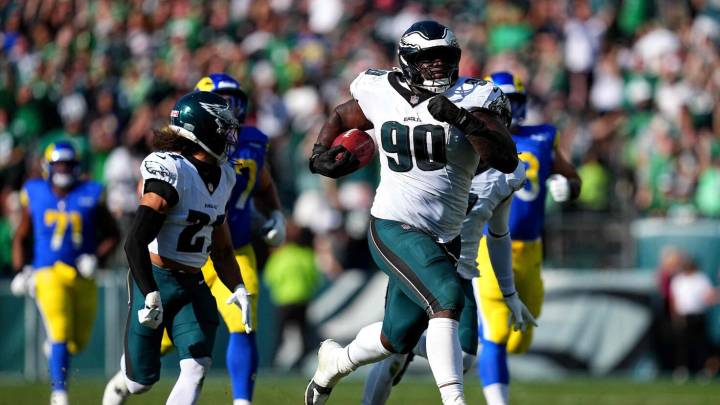 Los Eagles mantienen el invicto contra Rams con un touchdown de último segundo
