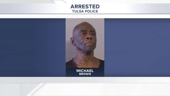 Man arrested after threatening Tulsa Police with knife on city bus
