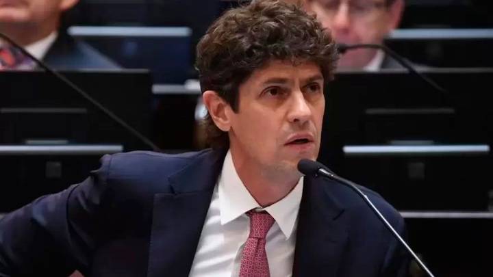 Lousteau dijo que el libertario Fargosi "se escapó"