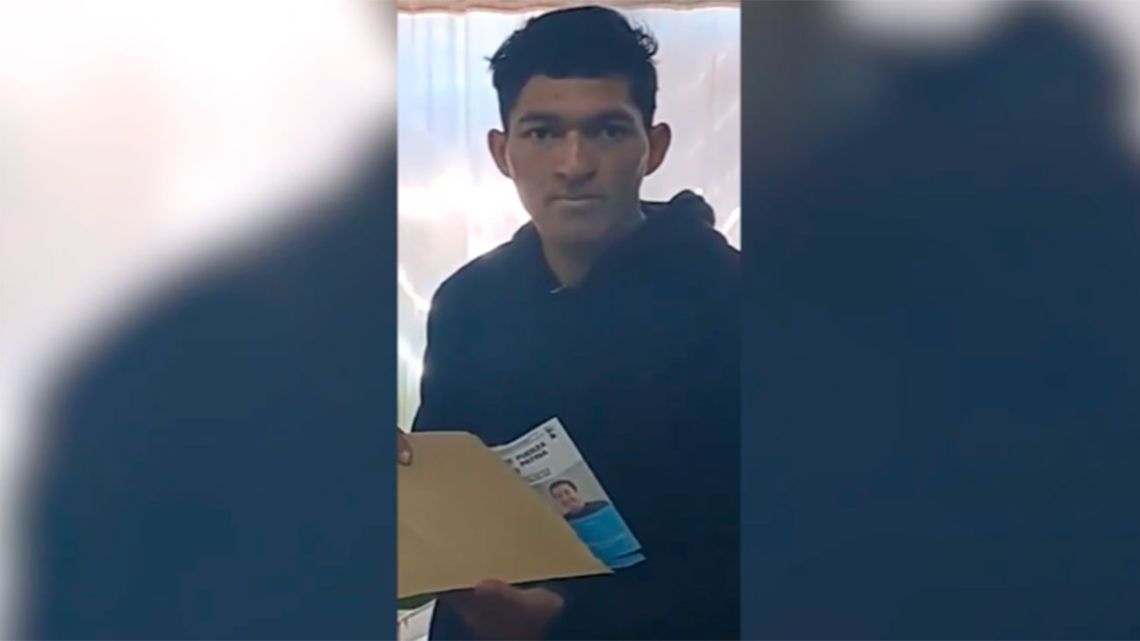 Detienen a un fiscal de La Libertad Avanza por robar boletas de Fuerza Patria en Malvinas Argentinas