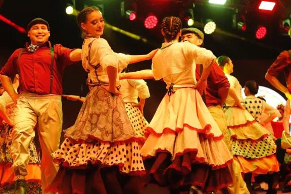 La Fiesta Nacional del Inmigrante inició con emoción y la meta de convertirse en internacional