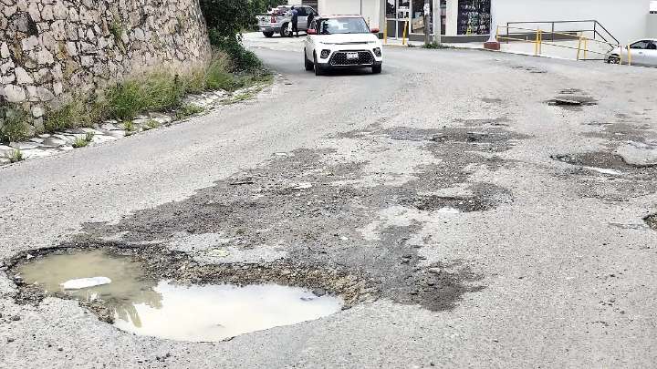 Más de 100 baches afectan la carretera Panorámica de Guanajuato