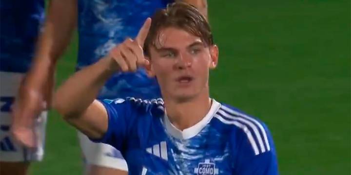 Gambeta, giro y potente remate: el golazo de Nico Paz en el empate del Como frente al Genoa
