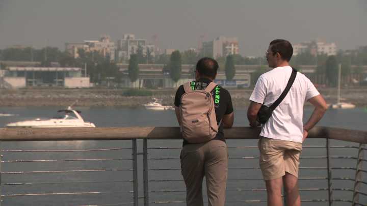 Metro Vancouver air quality worsens as smoke settles across region: meteorologist