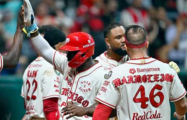 Diablos se ponen 2-0 tras paliza a Charros en la Serie del Rey