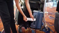 Viajeros en riesgo en Estados Unidos: el peligro oculto de las etiquetas de viaje desechadas