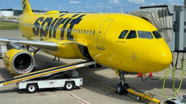 Importante aerolínea de bajo costo en EEUU dejará de operar en estas 12 ciudades, se declaró en bancarrota