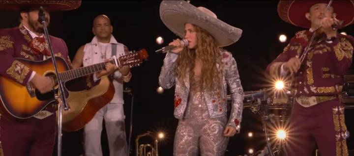 En México, Shakira le dedicó a su papá ‘Sombras’ por su cumpleaños 94
