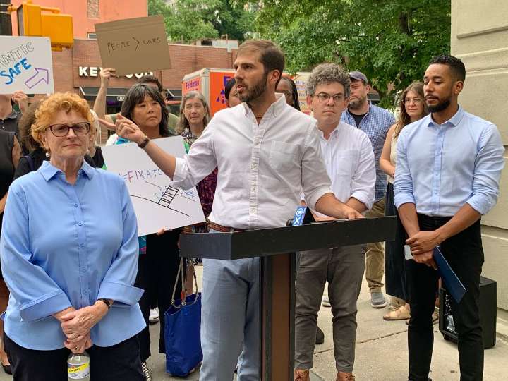 Gounardes, Bores urge governor to sign AI safeguards