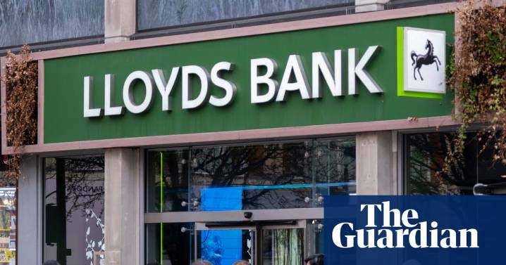 Lloyds to warn 3,000 staff they face sack for ‘underperformance’