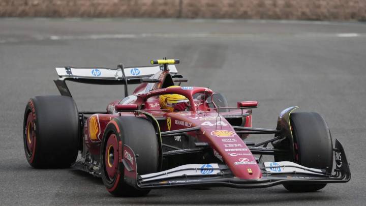 Ferrari domina en unos malos libres para McLaren en Bakú: Hamilton lidera frente al accidente de Norris