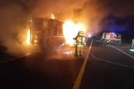 Se incendia caja de tráiler con carga de limón y piña en el libramiento Norponiente