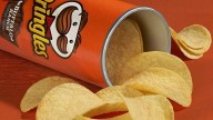 No tires las latas de papas fritas o Pringles: creá esta hermosa lámpara de pared, súper moderna y elegante