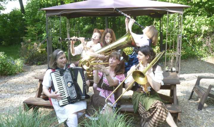 WEEKEND FUN: Oktoberfest, Puppet Show, Armenian BBQ, Hockey & Forest Bathing