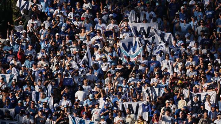 Chicago Cubs win Game 1 of NL Wild Card Series