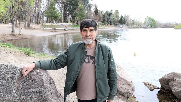 La vida a orillas del río Limay: Tito y su cabaña, una leyenda viva en el camping de Plottier