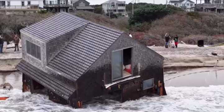 VIDEO: North Carolina house collapses into Atlantic Ocean, 12th in 5 years along Outer Banks