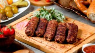 Cómo preparar Kebab: la receta auténtica y sabrosísima de las salchichas de carne especiadas