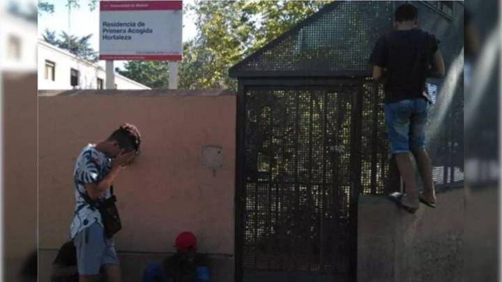 El misterioso ataque ¿nazi? a menores inmigrantes en Madrid: Les dieron "una bofetada"
