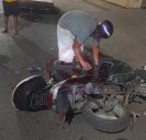 Motociclista chocó y dejó daños materiales