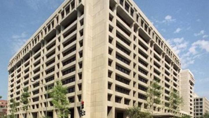 FMI advierte riesgos para Colombia por incertidumbre política y déficit fiscal