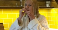 Gran loses fingers and toes after they turn black following doctors' blunder
