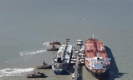OTAMERICA concretó la primera operación simultánea de tres buques en Puerto Rosales