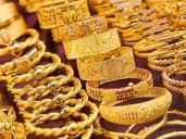 Gold prices remain unchanged, hold record high