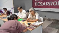 Entregan las tarjetas de pensión a beneficiarios