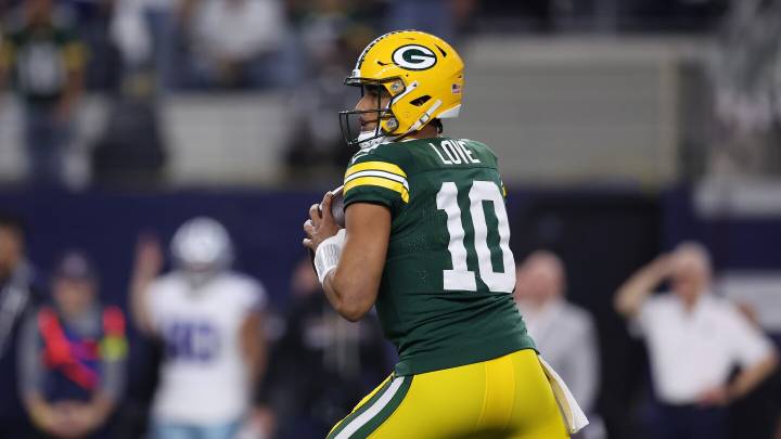 Packers lead 13-2 after TD, blocked PAT returned for a TD