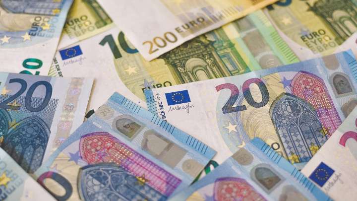 El PIB crece un 0,8% en el segundo trimestre del año, una décima más de lo estimado