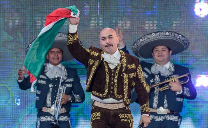 Lupillo Rivera lanza advertencia a sus fans sobre los riesgos de perder la audición