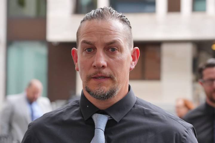 Met police officer cleared of bus fare arrest ‘assault’ is facing the sack