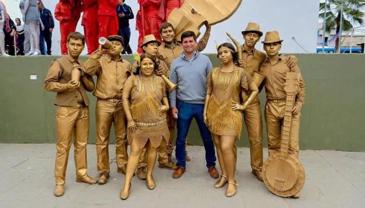 Orán: Estudiantes recrearon danzas del mundo en la 15° edición de Estatuas Vivientes