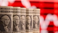 Dólar hoy: Banco Nación lo ofrece a $1.440 y el blue sube a $1.400