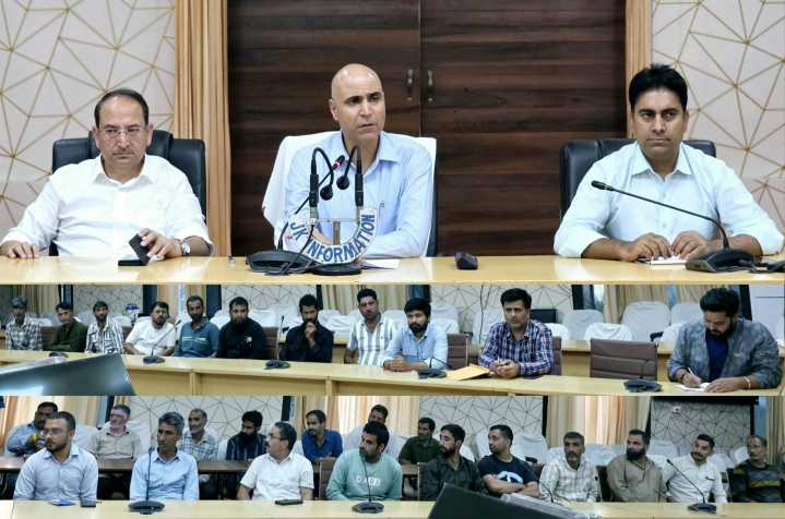 DC Kishtwar reviews functioning of Jal Shakti Department