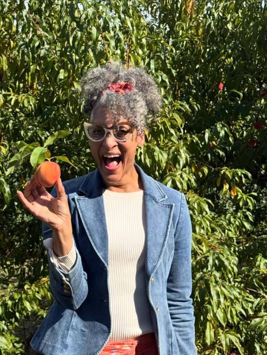 Celebrity Chef Carla Hall rolls up her sleeves at Lyman Orchards