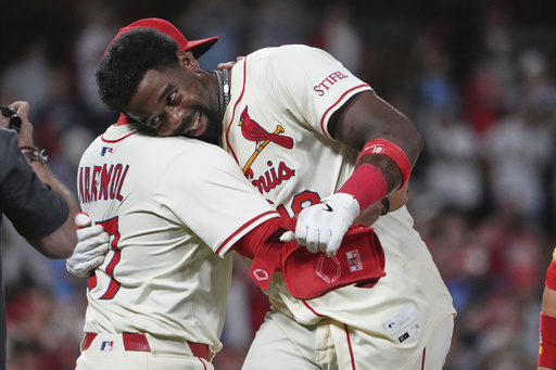 Doble de Walker en la 9na da triunfo 3-2 a los Cardenales sobre Gigantes