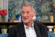 Sir Michael Palin filmaba documental en Venezuela, pero fue detenido por milicia armada al grabar estatua de Chávez