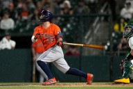 Deadspin | Astros snap 5-game losing streak with crucial win over A's